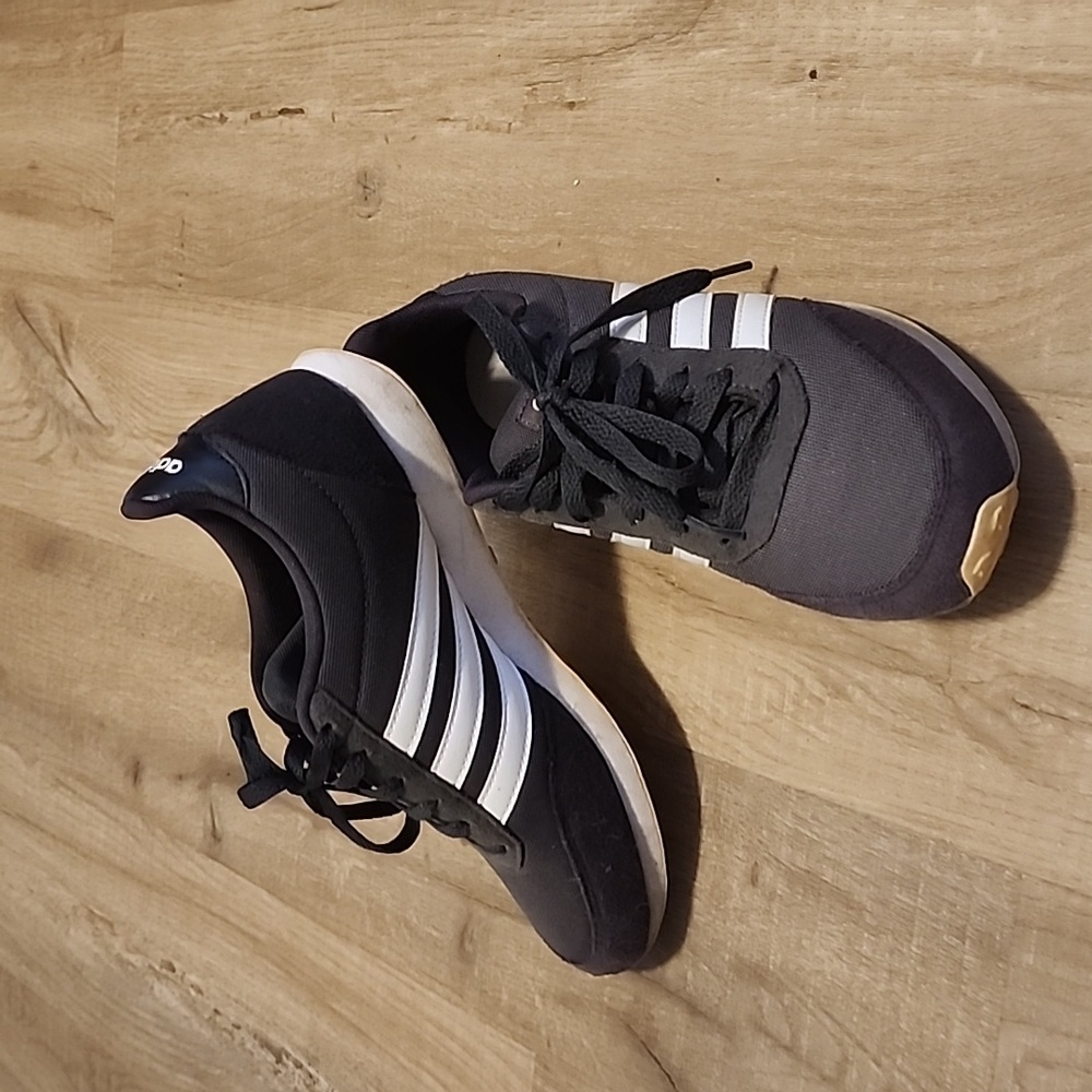 adidas gray sneakers 7.5